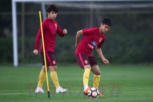中国杯 |国足南宁首训 彭欣力期待与强敌过招