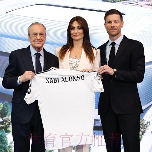 西媒:皇马开会商讨阿隆索去留,已在考察新帅候选 西媒:皇马开会商讨阿隆索去留,已在考察新帅候选